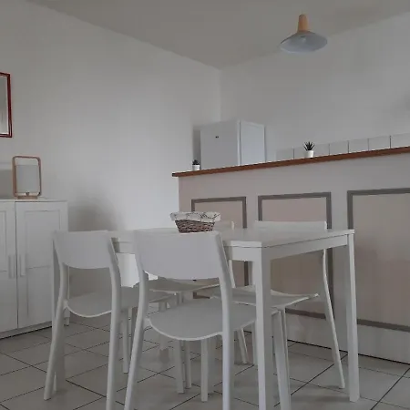 Maison Biarritz, 3 Pieces, 4 Personnes - Fr-1-239-681 Holiday home *